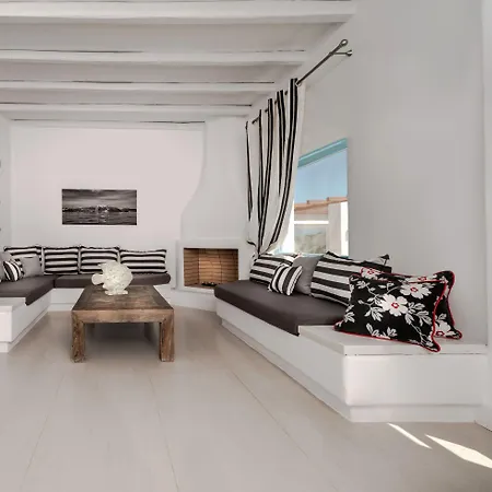 Anema Boutique & Santorini Vourvoulos