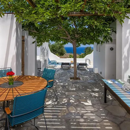 Anema Boutique & Santorini Vourvoulos