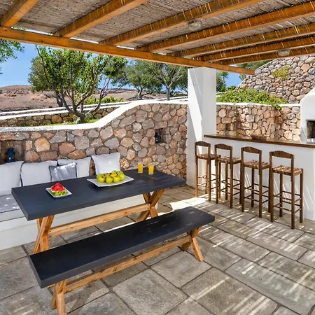 Anema Boutique & Santorini Vourvoulos