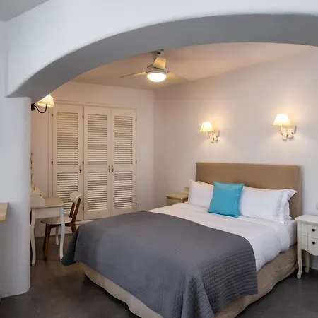 Anema Boutique & Santorini Vourvoulos