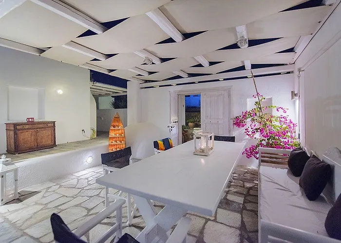 Anema Boutique & Santorini Vourvoulos